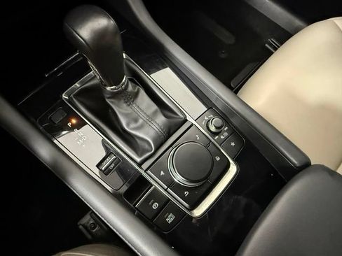 Used 2019 MAZDA MAZDA3 Hatchback w/ Preferred Package FWD image 24