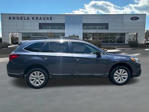 Used 2017 Subaru Outback 2.5i AWD/4WD image 7
