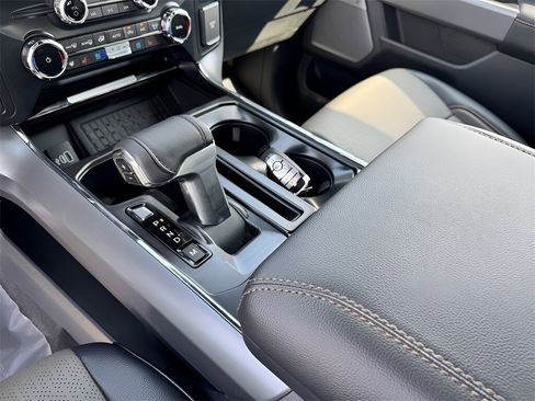 New 2025 Ford F150 Lariat w/ Equipment Group 502A High image 38