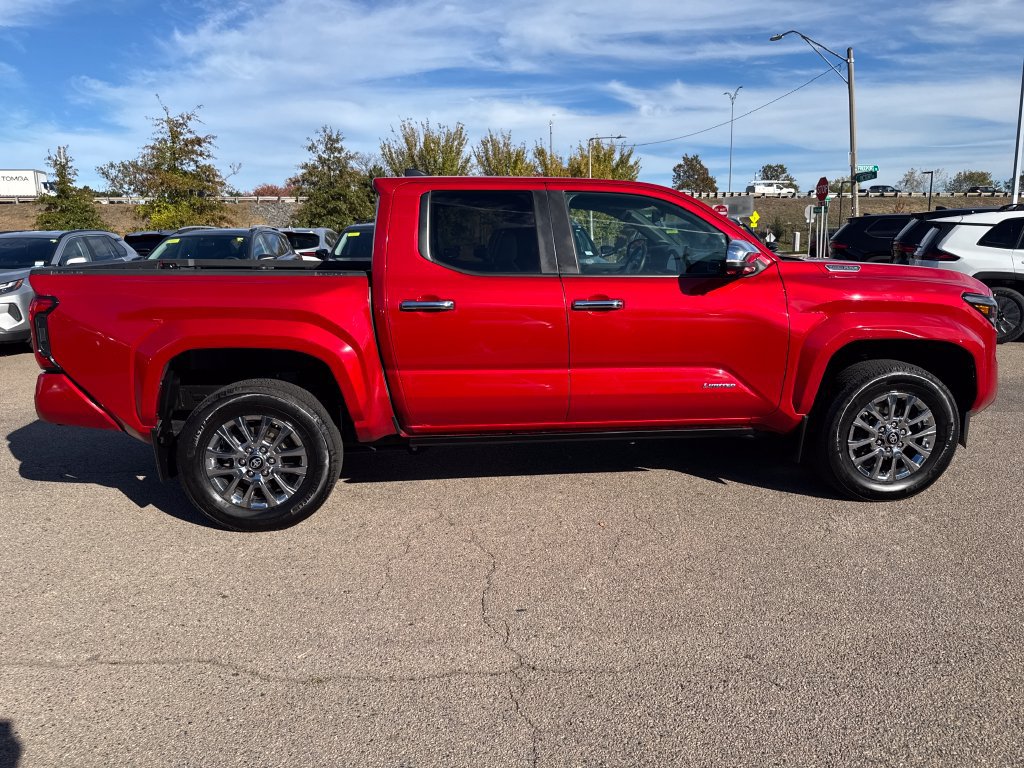 Used 2024 Toyota Tacoma Limited AWD/4WD image 9