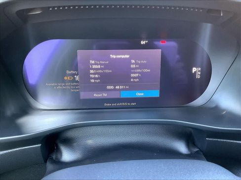 Used 2023 Volvo XC40 Recharge Plus image 23