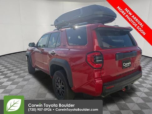 Used 2025 Toyota 4Runner SR5 AWD/4WD image 5