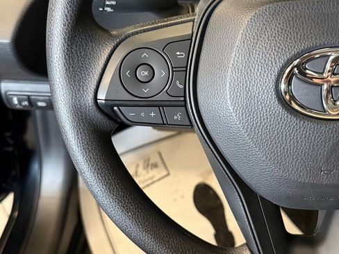 Used 2025 Toyota Corolla LE image 9