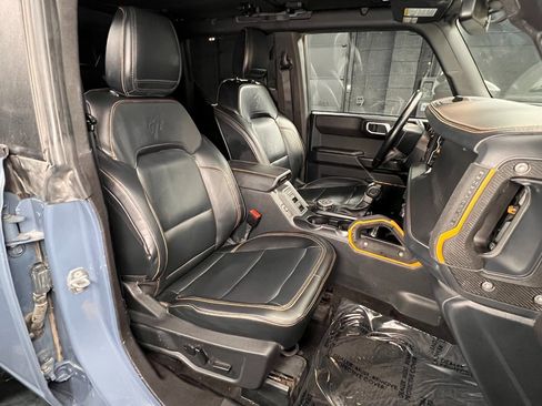 Used 2024 Ford Bronco Badlands image 4