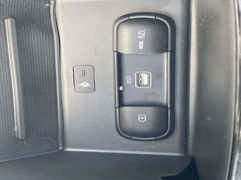 Used 2022 Kia Telluride S image 32