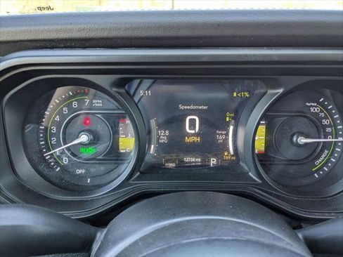 Certified 2025 Jeep Wrangler Unlimited Rubicon 4xe w/ Convenience Group AWD/4WD image 28