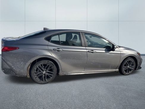 Used 2025 Toyota Camry SE image 10