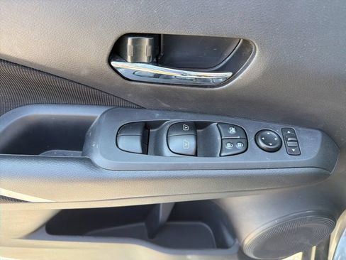 Used 2024 Nissan Kicks SV FWD image 11