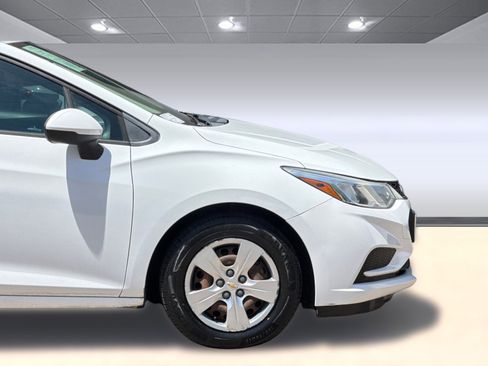 Used 2018 Chevrolet Cruze LS FWD image 30