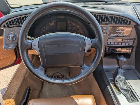 Used 1990 Chevrolet Corvette Convertible RWD image 50