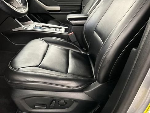 Used 2023 Ford Explorer XLT w/ Equipment Group 202A AWD/4WD image 7