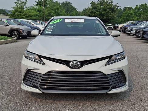 Used 2022 Toyota Camry LE FWD image 2