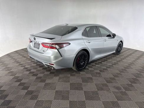 Used 2022 Toyota Camry SE image 5