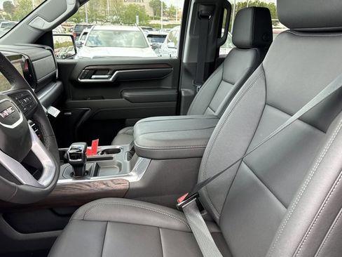 New 2026 GMC Sierra 1500 SLT image 5
