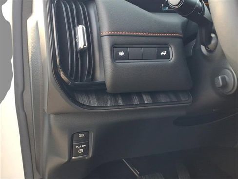 Certified 2025 Nissan Armada PRO-4X w/ Pro-4X Premium Package image 19