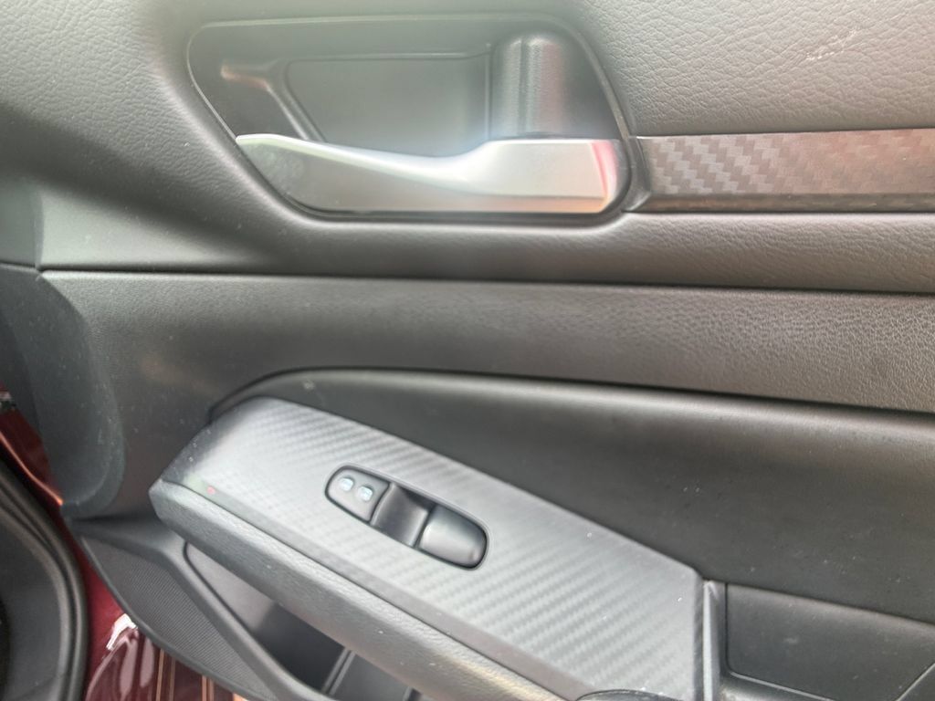 Used 2025 Nissan Altima 2.5 SV FWD image 40