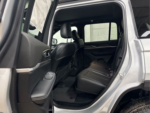 New 2025 Jeep Grand Cherokee Limited AWD/4WD image 24