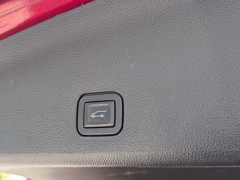 Used 2016 Cadillac SRX Luxury image 12