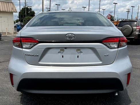 Used 2026 Toyota Corolla LE FWD image 5