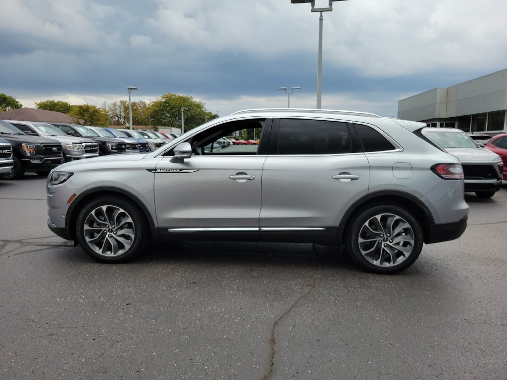 Used 2023 Lincoln Nautilus Reserve AWD/4WD image 7