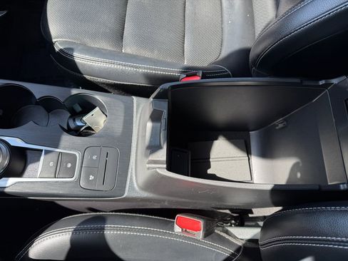 Used 2022 Ford Escape SEL FWD image 32