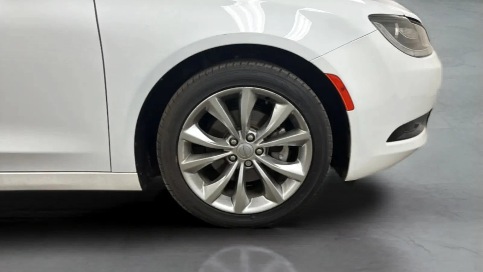 Used 2015 Chrysler 200 S w/ Navigation & Sound Group I FWD image 25