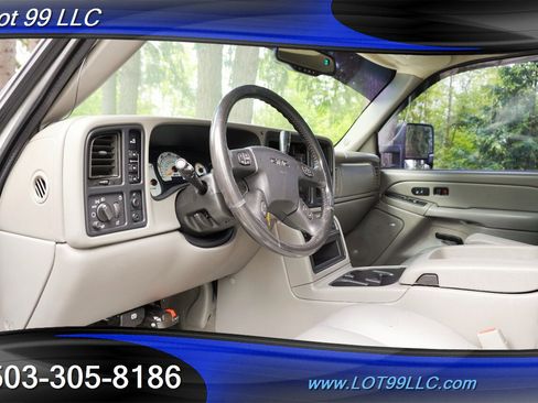 Used 2005 GMC Sierra 2500 SLT w/ Heavy-Duty Power Package AWD/4WD image 12