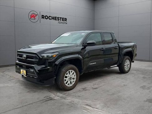 Certified 2025 Toyota Tacoma SR5 AWD/4WD image 37