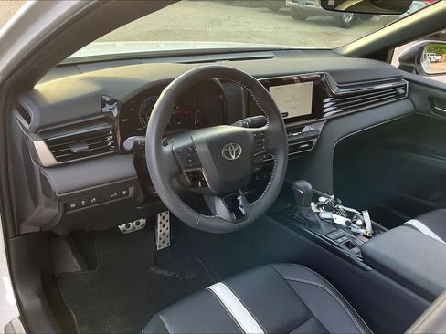 Used 2026 Toyota Camry SE w/ Convenience Package FWD image 17