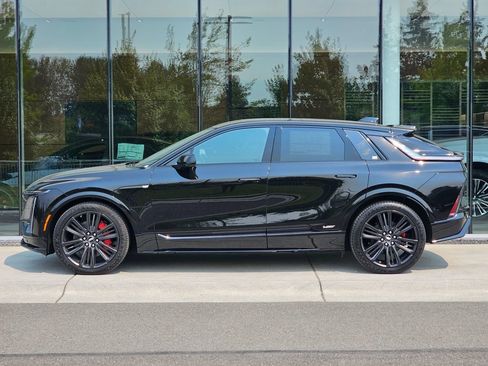 New 2026 Cadillac Lyriq V AWD/4WD image 2