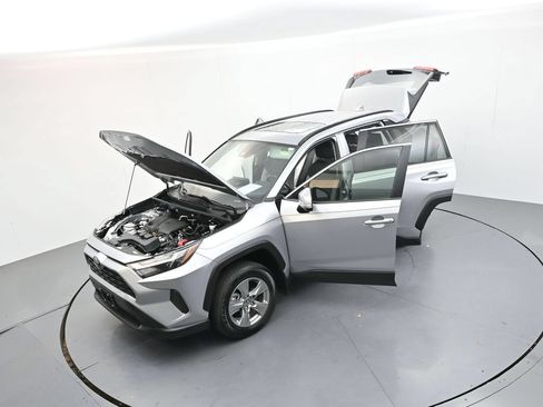 Used 2025 Toyota RAV4 XLE w/ Convenience Package FWD image 34