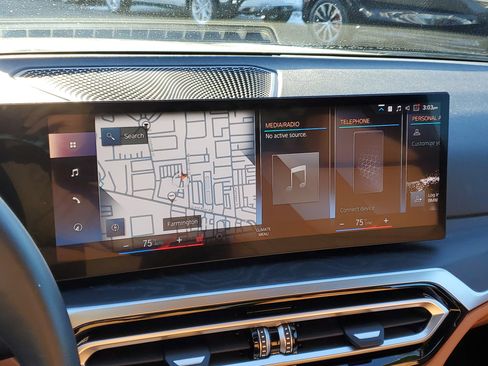 Certified 2023 BMW 330i xDrive Sedan w/ Convenience Package image 18