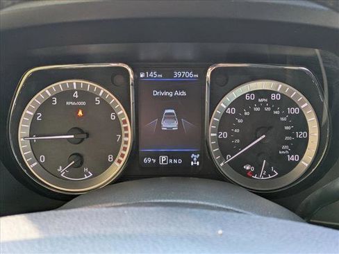 Used 2019 Nissan Titan SL w/ Midnight Edition AWD/4WD image 11
