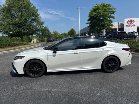 Used 2024 Toyota Camry XSE FWD image 3