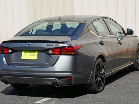 Used 2022 Nissan Altima 2.5 SR w/ Midnight Edition Package FWD image 45