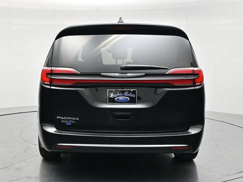 Used 2026 Chrysler Pacifica Select FWD image 6