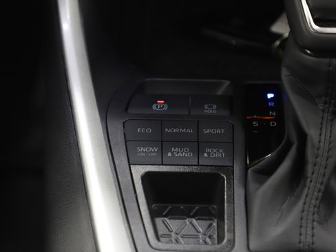 Used 2025 Toyota RAV4 XLE Premium w/ Weather Package AWD/4WD image 23