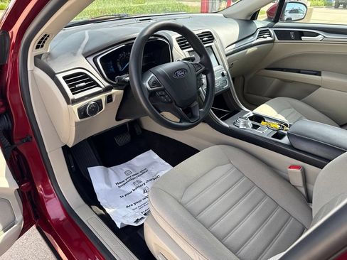 Used 2019 Ford Fusion SE AWD/4WD image 8