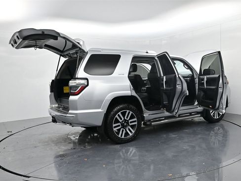 Used 2022 Toyota 4Runner Limited image 73