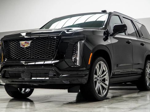 Used 2026 Cadillac Escalade Platinum Sport AWD/4WD image 10