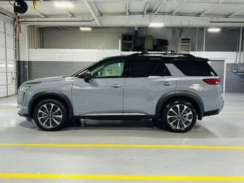New 2026 Nissan Pathfinder Platinum image 17