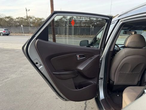 Used 2014 Hyundai Tucson SE image 15