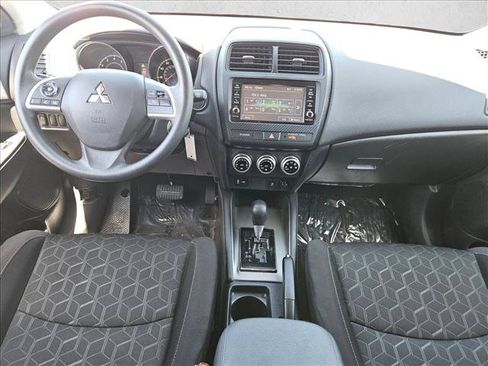 Used 2025 Mitsubishi Outlander Sport AWD image 22