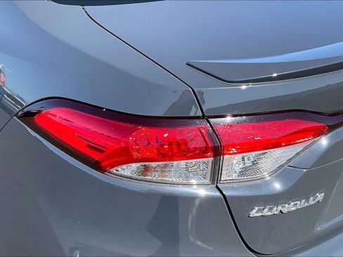 Used 2024 Toyota Corolla SE w/ SE Premium Package FWD image 26