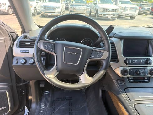 Used 2020 GMC Yukon Denali w/ Denali Ultimate Package AWD/4WD image 16