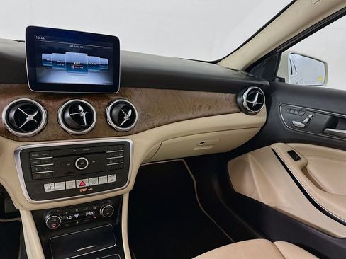 Used 2018 Mercedes-Benz GLA 250 image 20