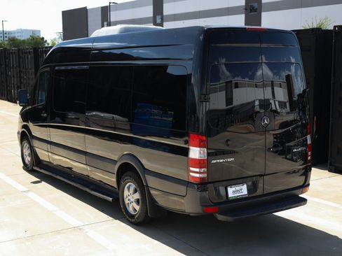 Used 2014 Mercedes-Benz Sprinter 2500 image 8
