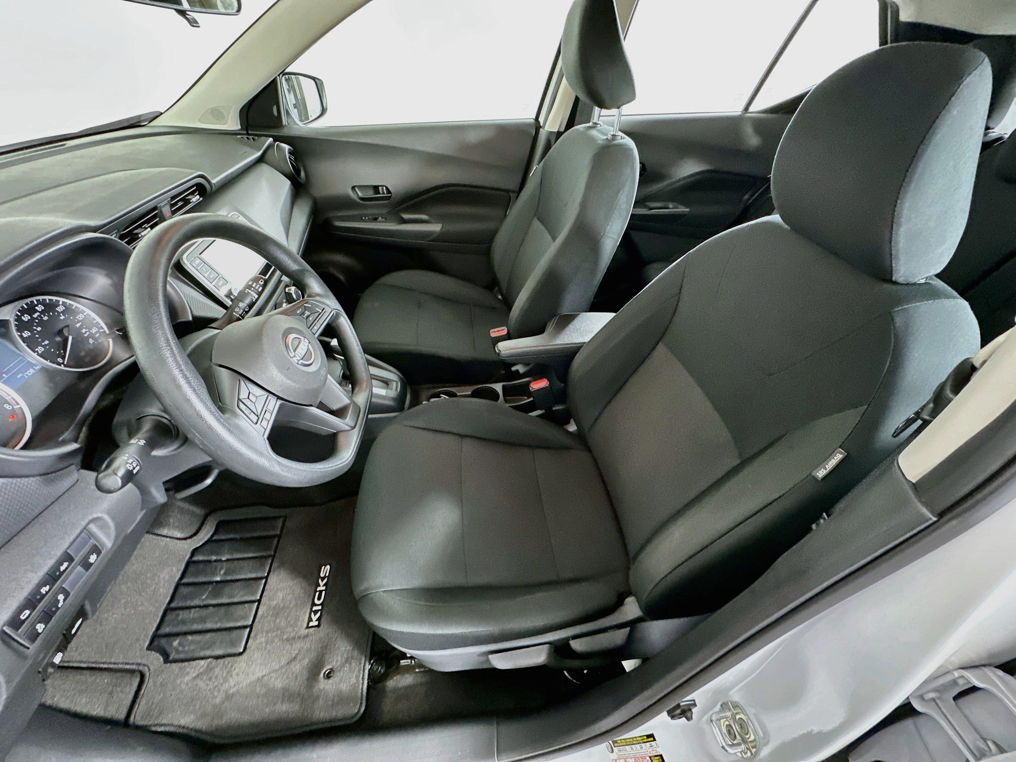 Used 2025 Nissan Kicks Play S FWD image 13