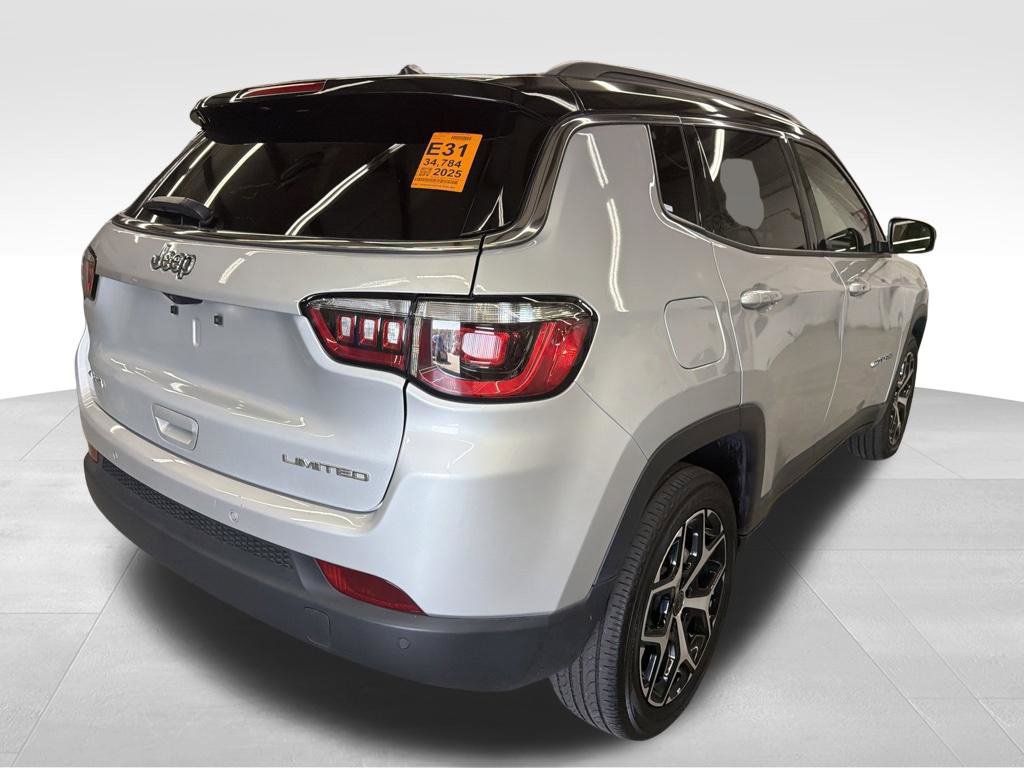 Used 2025 Jeep Compass Limited AWD/4WD image 13