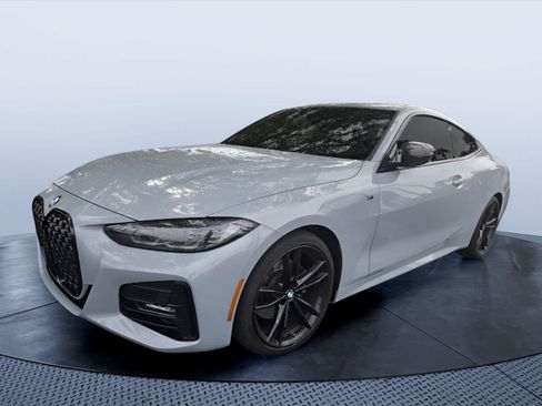 Used 2022 BMW 430i Coupe w/ M Sport Package RWD image 3